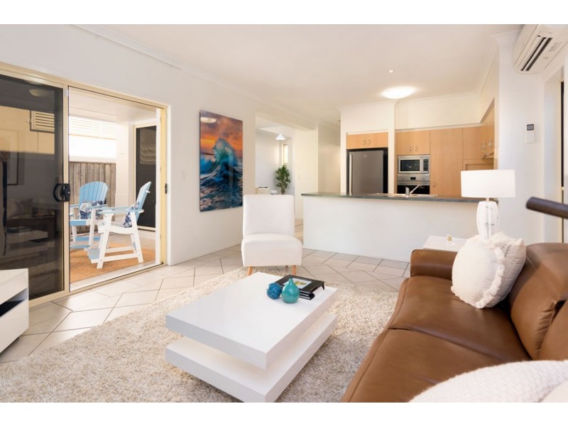 56 Flame Tree Crescent, Carindale QLD 4152