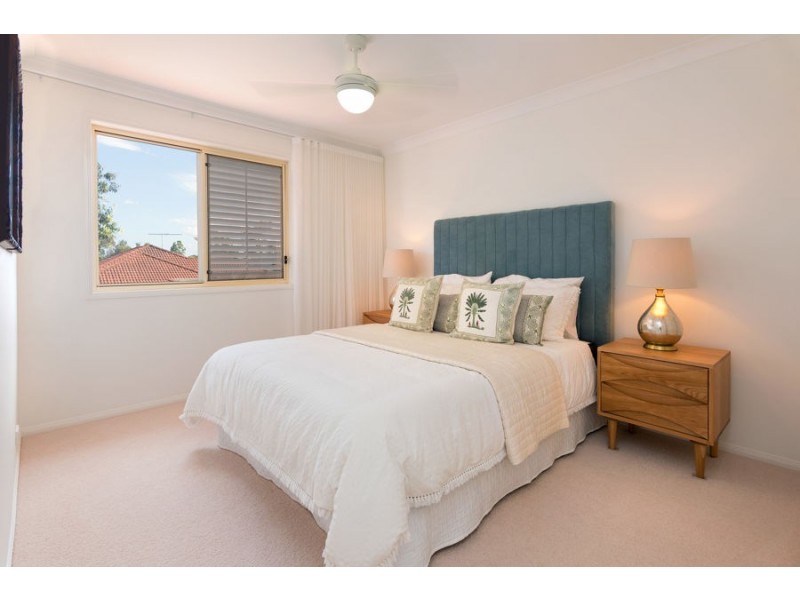 56 Flame Tree Crescent, Carindale QLD 4152