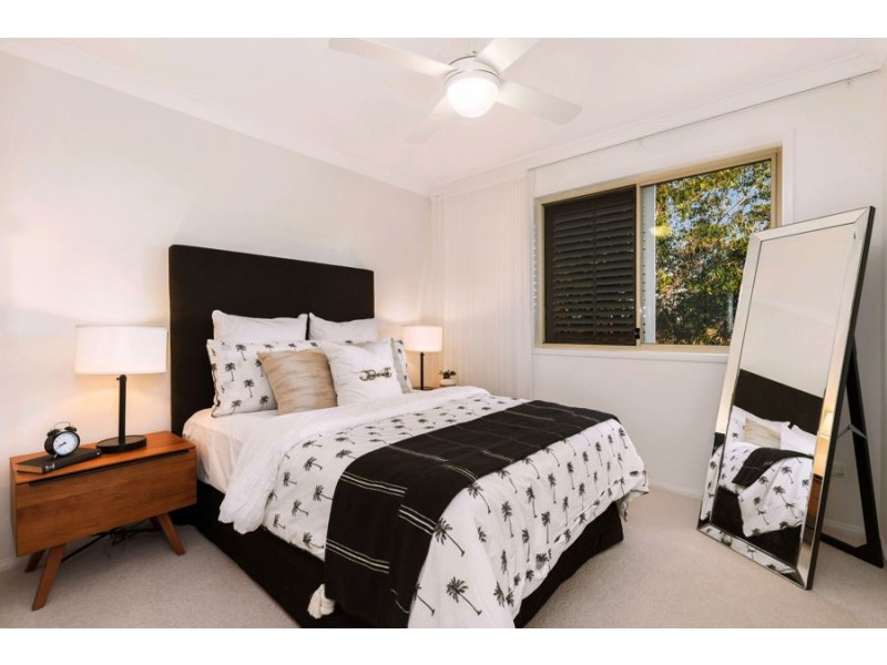 56 Flame Tree Crescent, Carindale QLD 4152