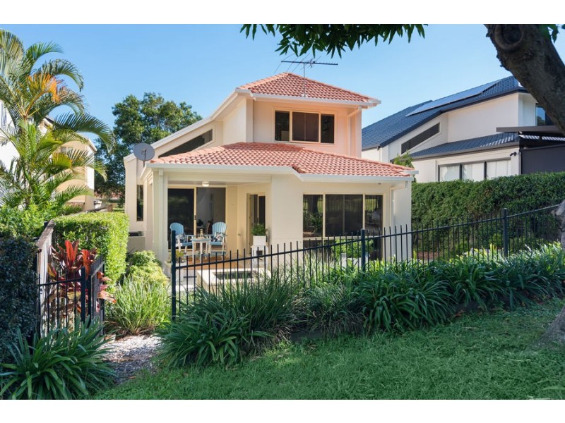 56 Flame Tree Crescent, Carindale QLD 4152