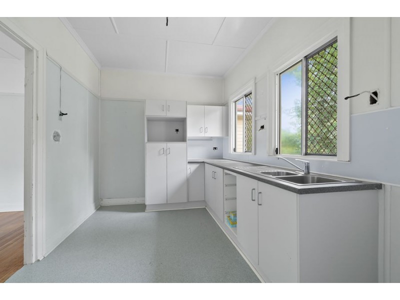 324 – 326 Nursery Road, Holland Park QLD 4121