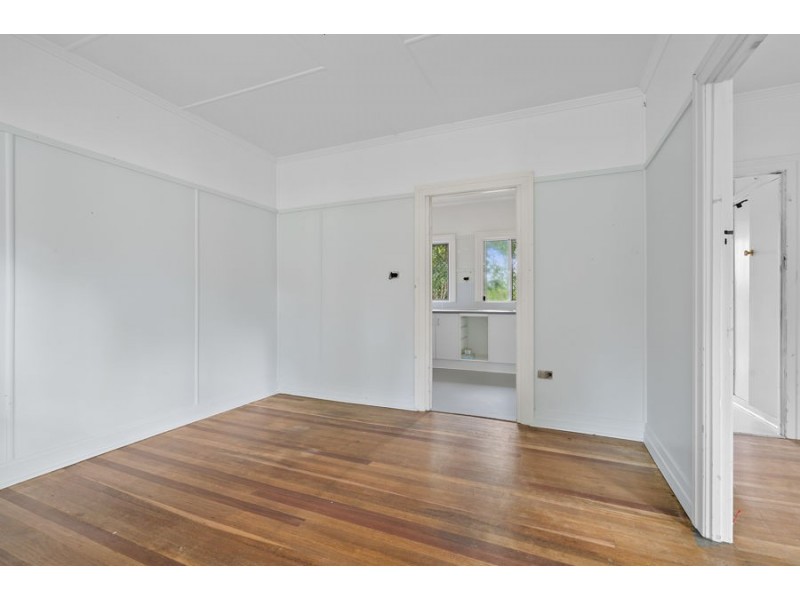 324 – 326 Nursery Road, Holland Park QLD 4121