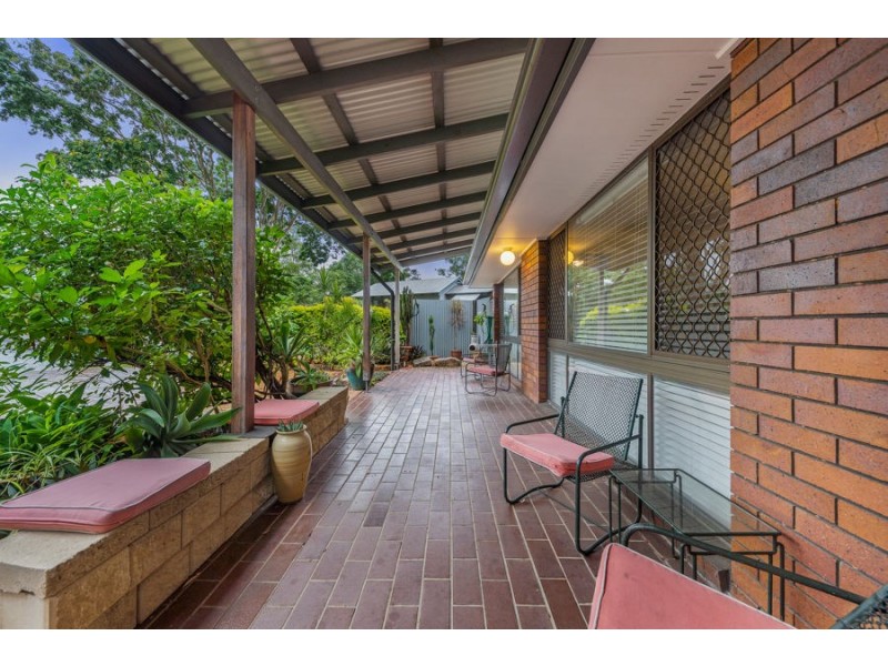 115 Kersley Rd, Kenmore QLD 4069