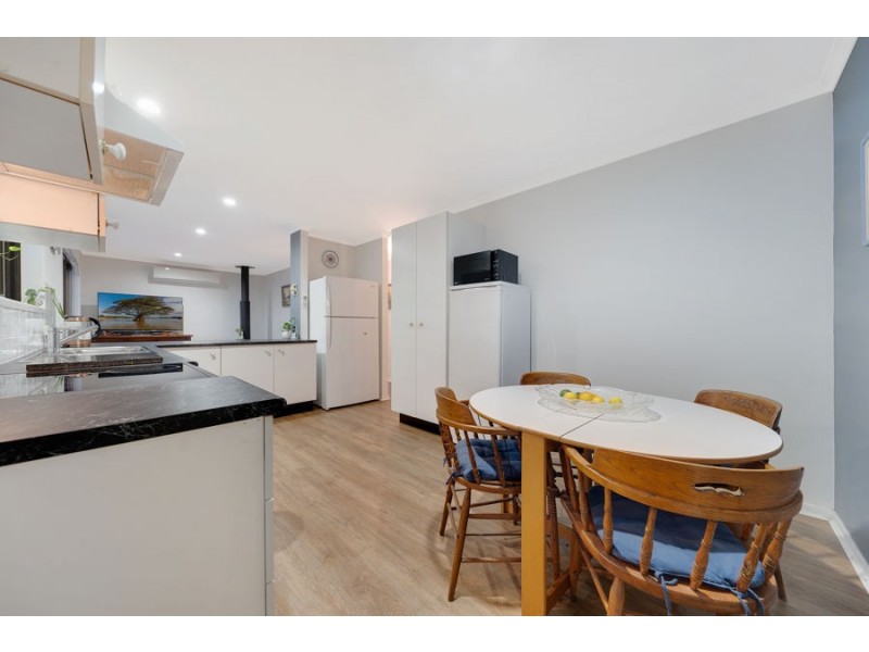 115 Kersley Rd, Kenmore QLD 4069