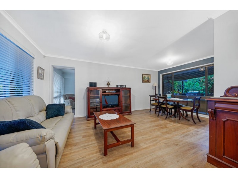 115 Kersley Rd, Kenmore QLD 4069