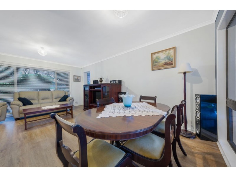 115 Kersley Rd, Kenmore QLD 4069