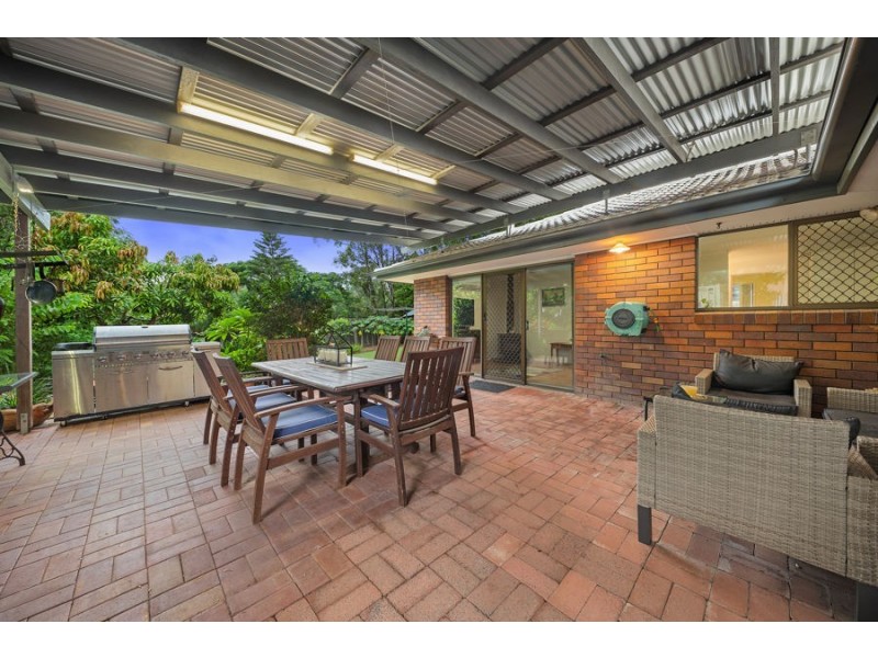 115 Kersley Rd, Kenmore QLD 4069