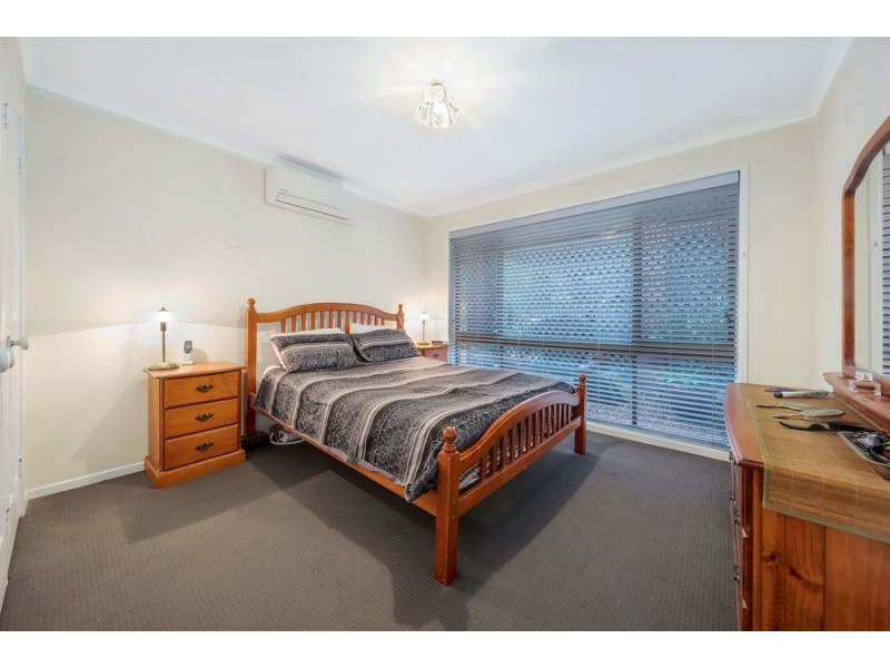 115 Kersley Rd, Kenmore QLD 4069