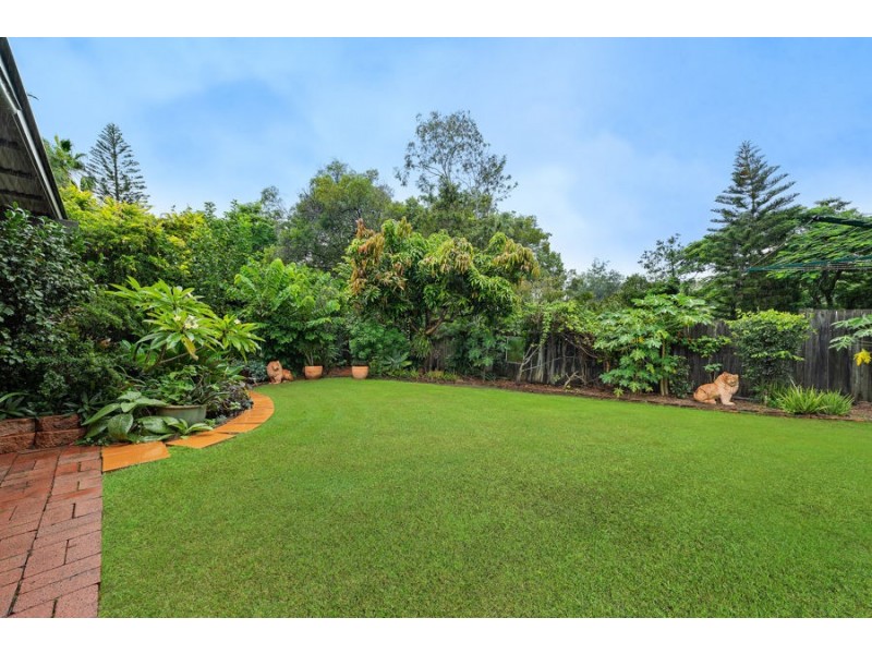 115 Kersley Rd, Kenmore QLD 4069