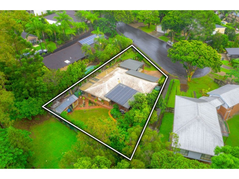 115 Kersley Rd, Kenmore QLD 4069