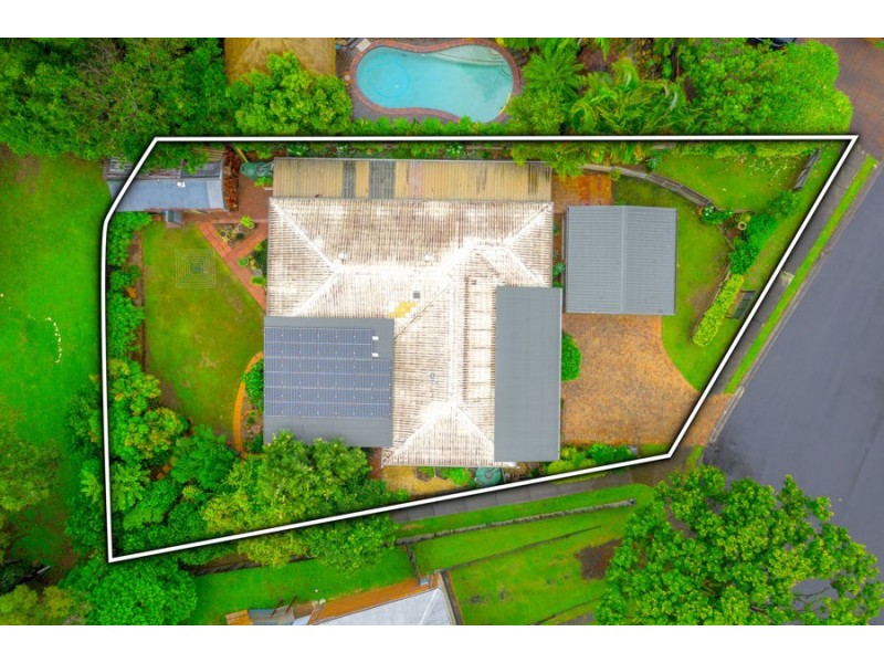 115 Kersley Rd, Kenmore QLD 4069