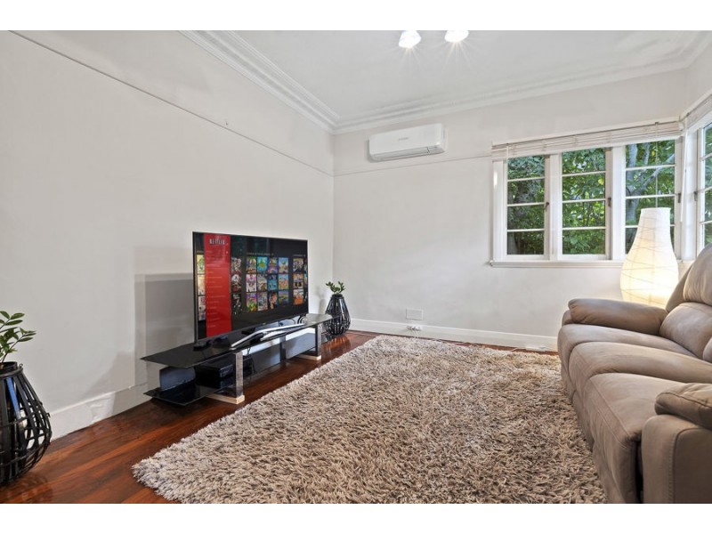 112 Plimsoll Street, Greenslopes QLD 4120