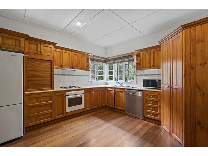 112 Plimsoll Street, Greenslopes QLD 4120