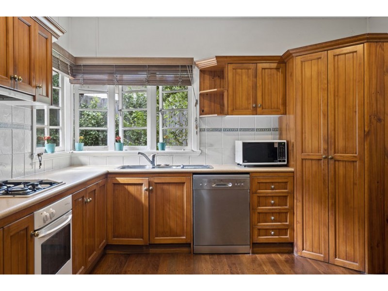 112 Plimsoll Street, Greenslopes QLD 4120