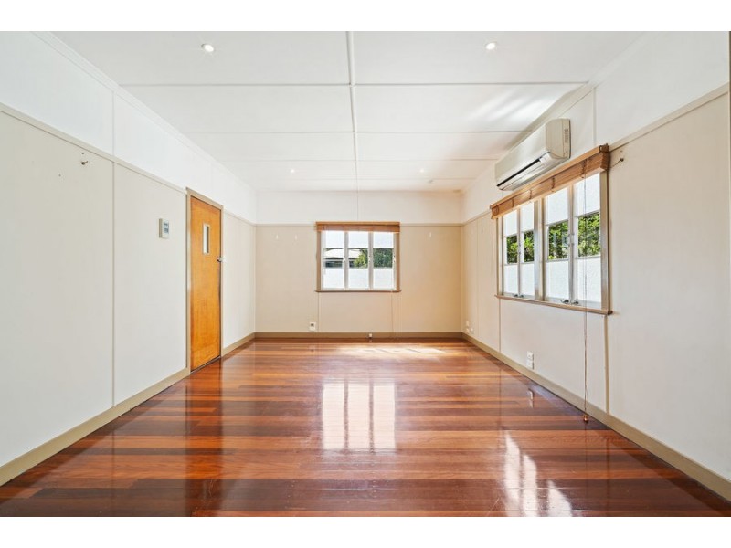 75 Victoria Terrace, Greenslopes QLD 4120