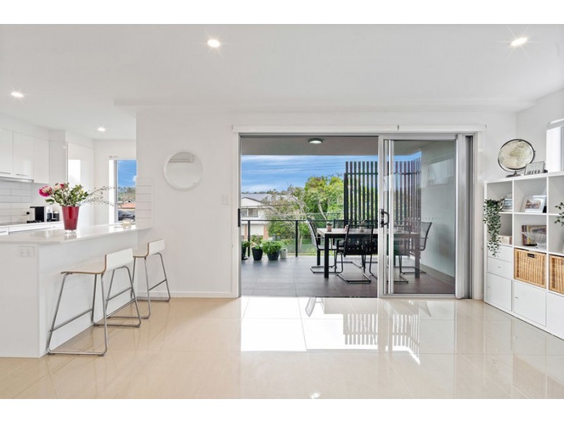 2/19 Pickwick Street, Cannon Hill QLD 4170