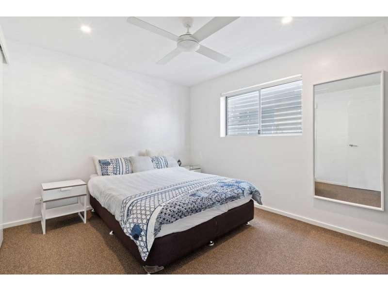 2/19 Pickwick Street, Cannon Hill QLD 4170