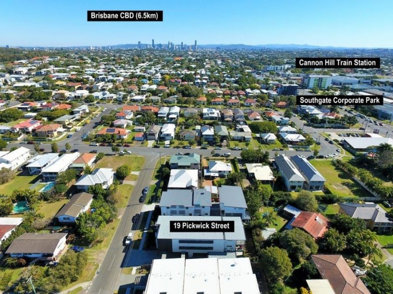 2/19 Pickwick Street, Cannon Hill QLD 4170