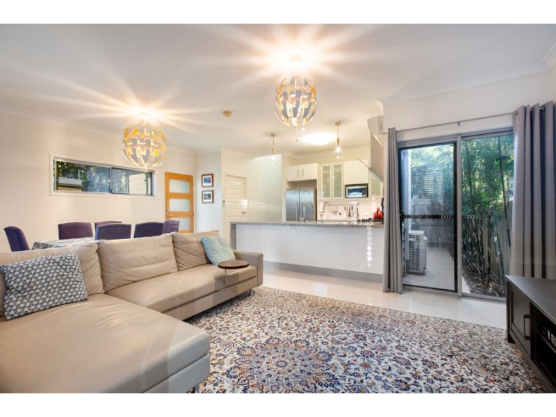 48 Embie Street, Holland Park West QLD 4121