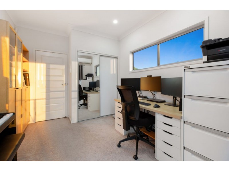 48 Embie Street, Holland Park West QLD 4121