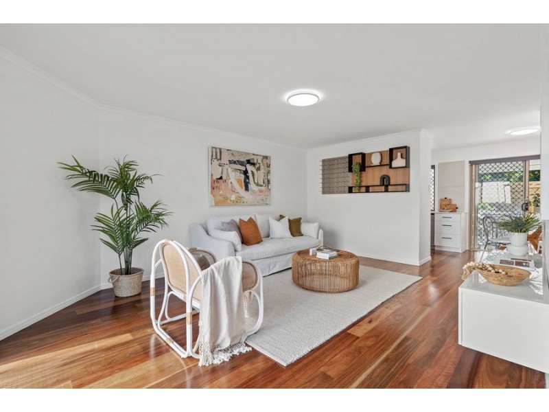 2 / 24 Robinson Street, Coorparoo QLD 4151