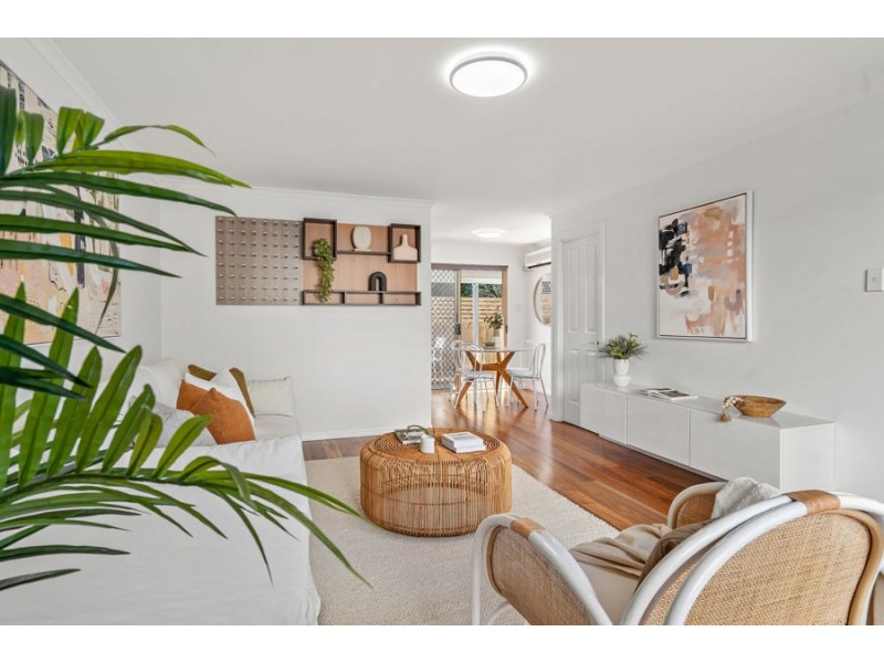 2 / 24 Robinson Street, Coorparoo QLD 4151