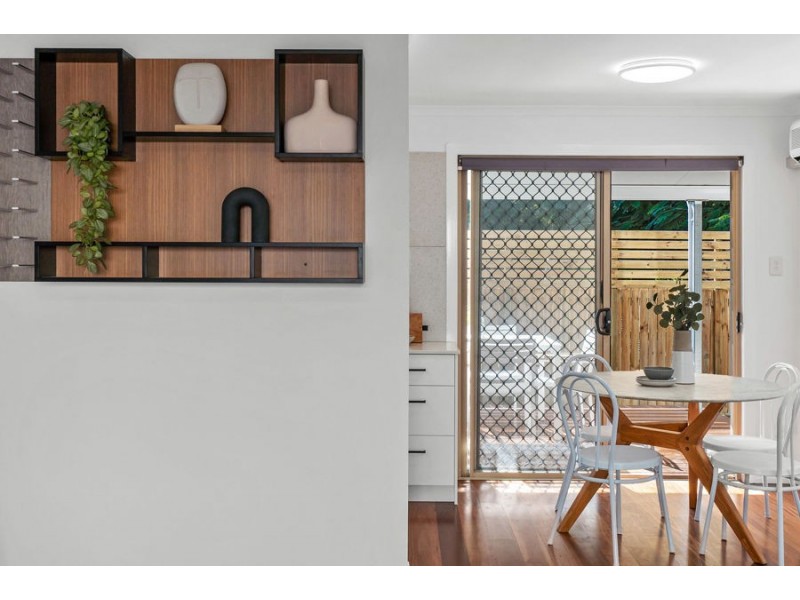 2 / 24 Robinson Street, Coorparoo QLD 4151