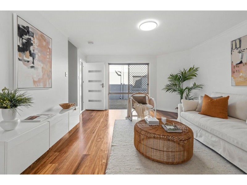 2 / 24 Robinson Street, Coorparoo QLD 4151