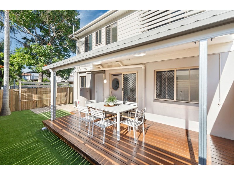 2 / 24 Robinson Street, Coorparoo QLD 4151