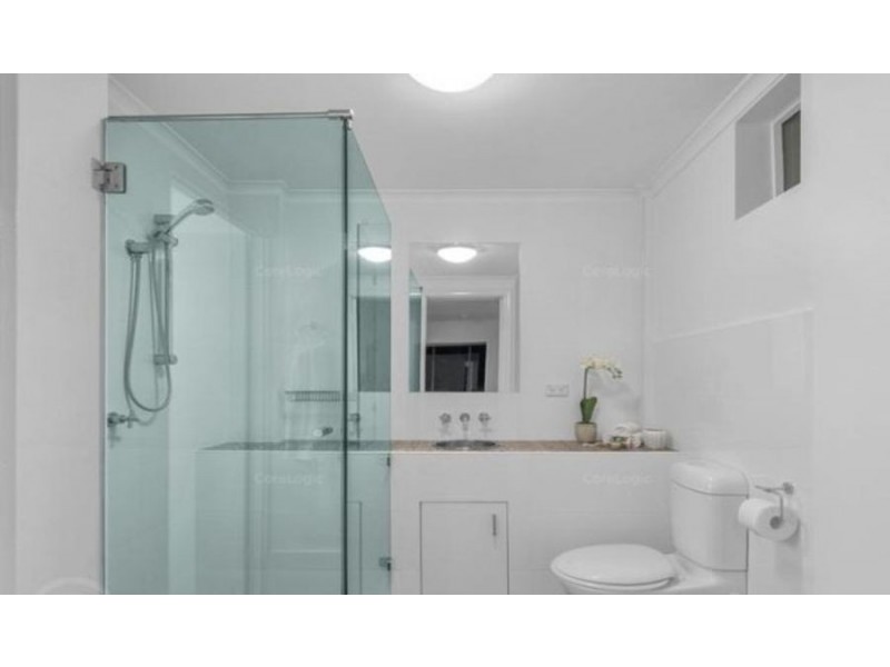 16 Aemilia Ave, Seven Hills QLD 4170