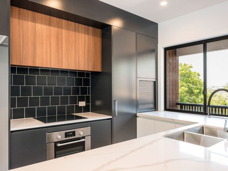 21a Barradine St, Greenslopes QLD 4120