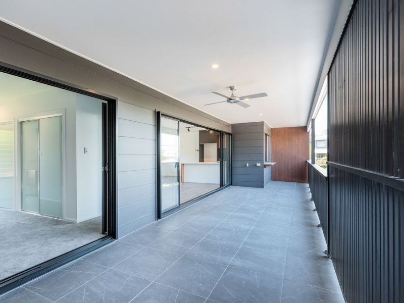 21a Barradine St, Greenslopes QLD 4120