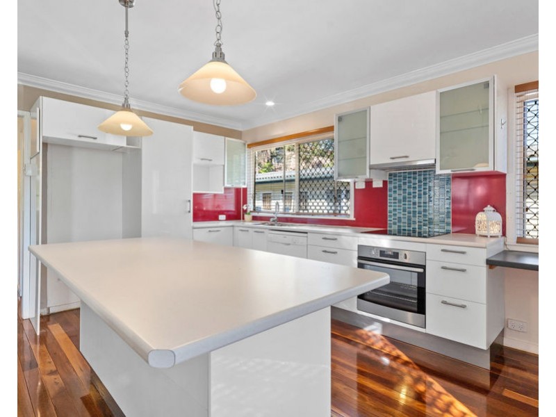 214 Jones Road, Carina Heights QLD 4152