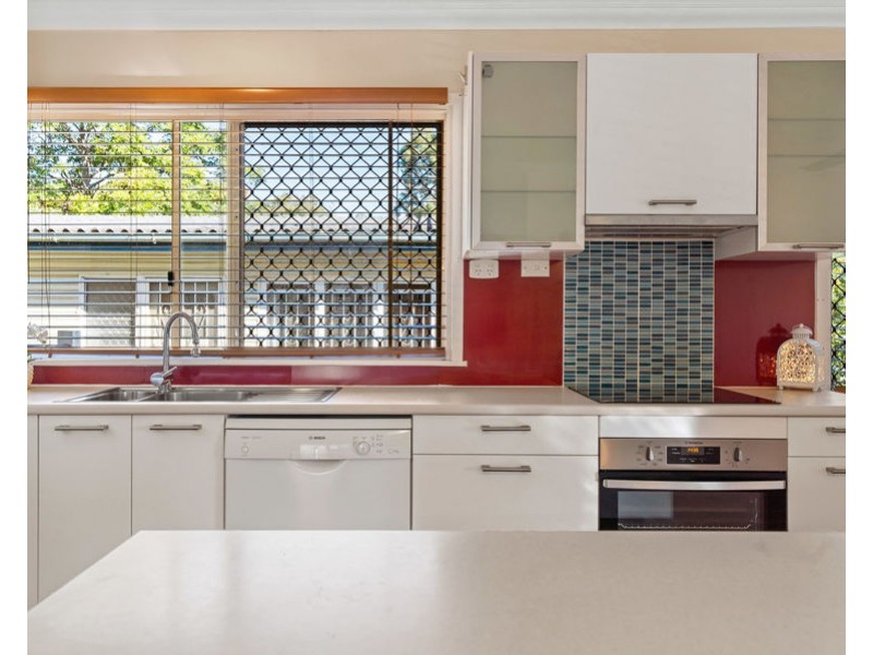 214 Jones Road, Carina Heights QLD 4152