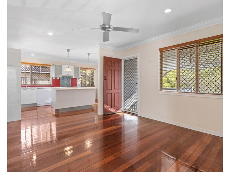 214 Jones Road, Carina Heights QLD 4152
