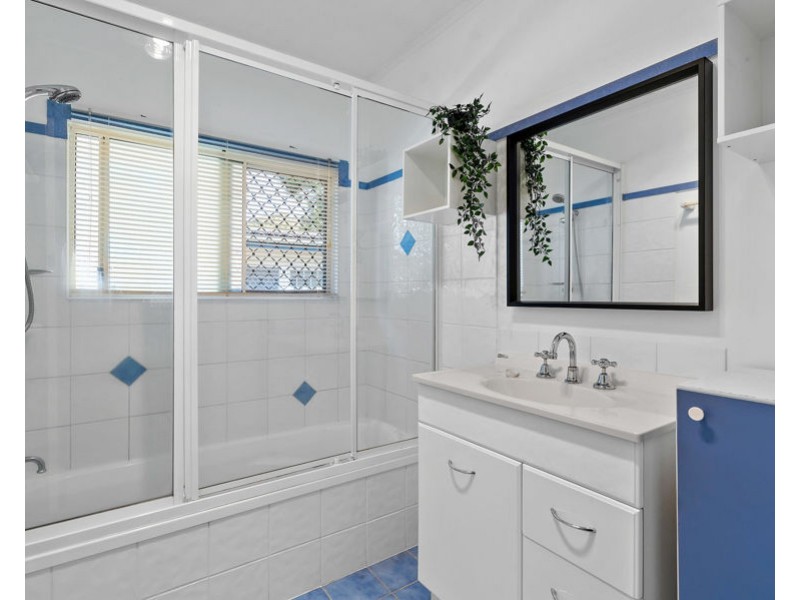 214 Jones Road, Carina Heights QLD 4152