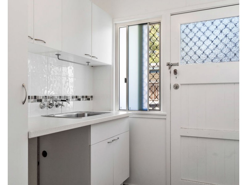 214 Jones Road, Carina Heights QLD 4152