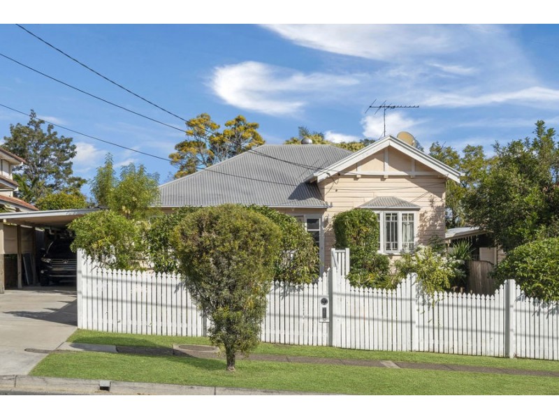 37 Newman Avenue, Camp Hill QLD 4152