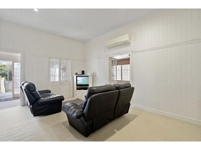 37 Newman Avenue, Camp Hill QLD 4152