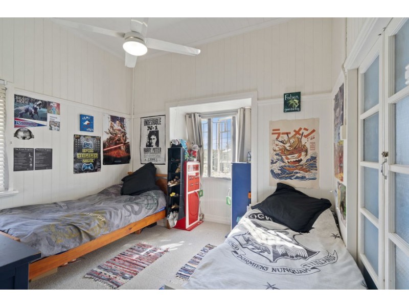 37 Newman Avenue, Camp Hill QLD 4152