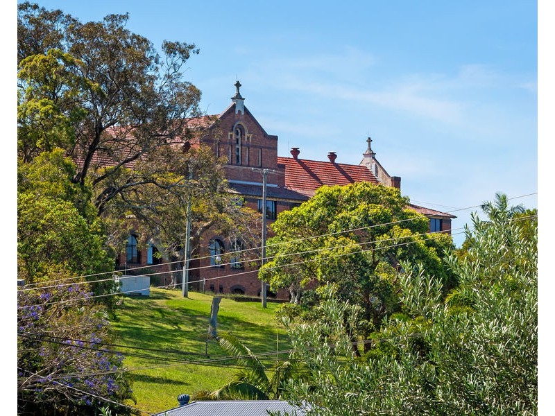 8 Wyeth Street, Wynnum QLD 4178