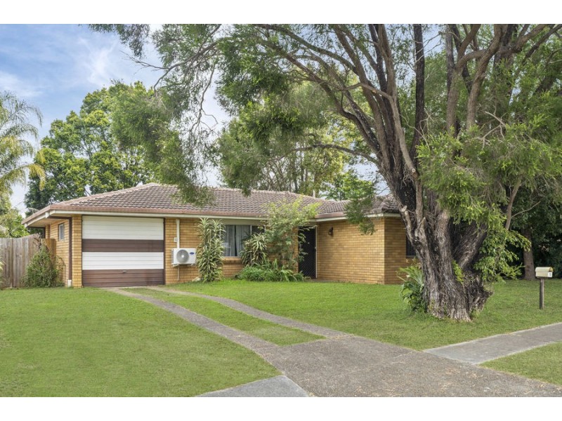 70 Greenmeadow Rd, Mansfield QLD 4122