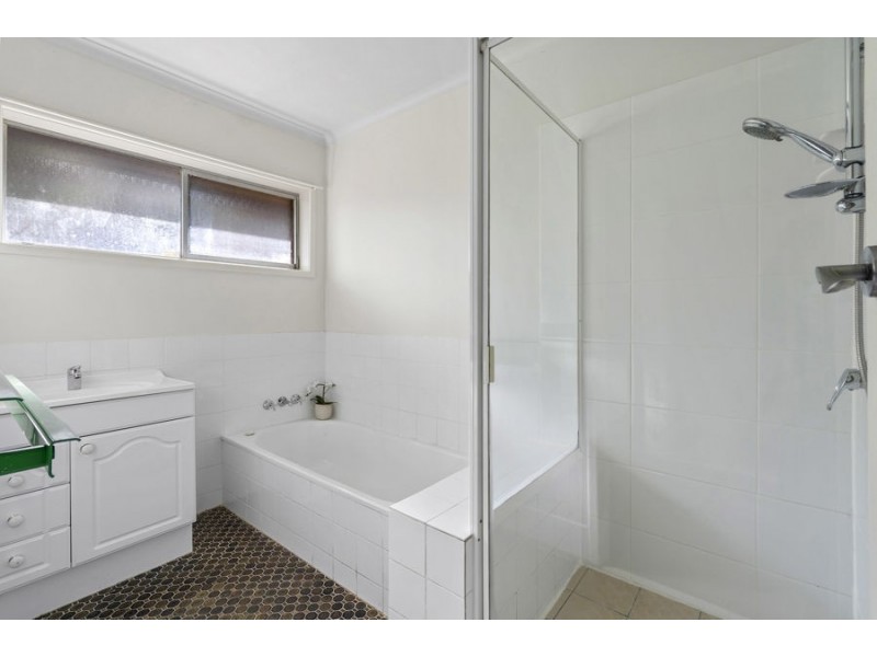 70 Greenmeadow Rd, Mansfield QLD 4122