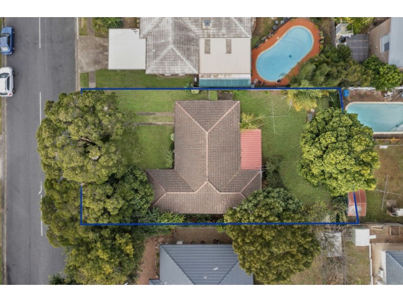 70 Greenmeadow Rd, Mansfield QLD 4122