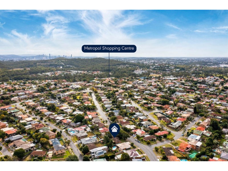 70 Greenmeadow Rd, Mansfield QLD 4122