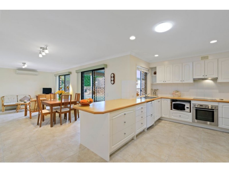 32 Kidwelly Street, Carindale QLD 4152