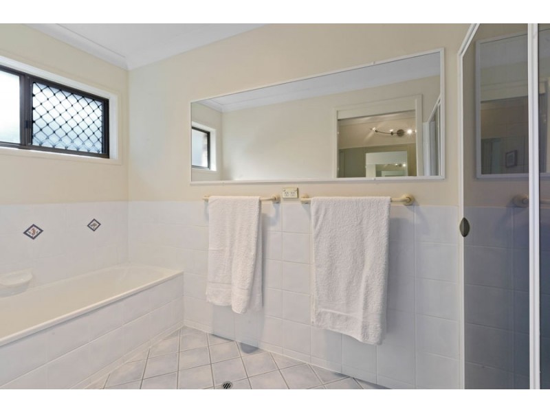 32 Kidwelly Street, Carindale QLD 4152