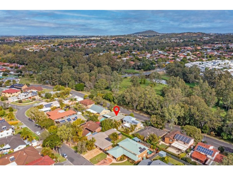 32 Kidwelly Street, Carindale QLD 4152