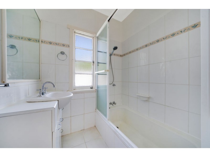 44 Glindemann Dr, Holland Park QLD 4121