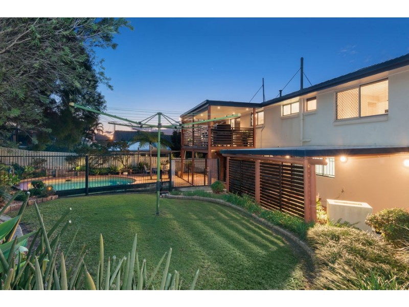 5 Firthshire Street, Mansfield QLD 4122